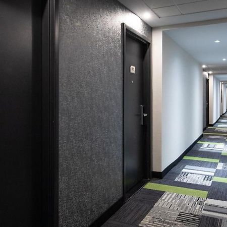 Quality Inn & Suites Brossard Exteriör bild